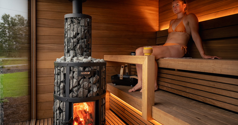 Kirami FinVision® Sauna M Misty with GreenFlame Heater – Stylish and Efficient Outdoor Sauna Solution