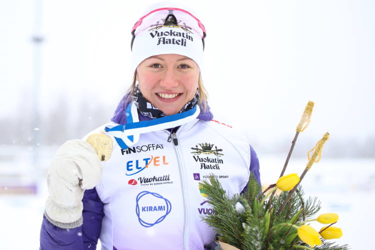 Photo: Vuokatti Ski Team Kainuu | Katri Lylynperä - Garder un œil sur le trophée | Kirami
