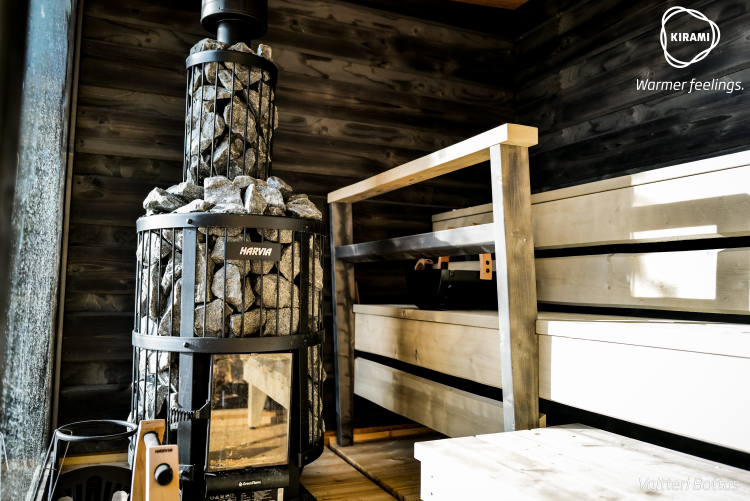 Les séances de sauna sont particulièrement bonnes pour la santé, et Valtteri profite pleinement de ces bienfaits salutaires | Kirami FinVision -sauna