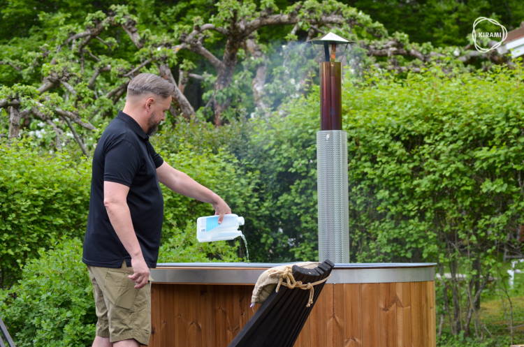 BioCool Disinfect my pool - est facile à utiliser et peut être dosé directement à partir de la bouteille sans déversement | Kirami