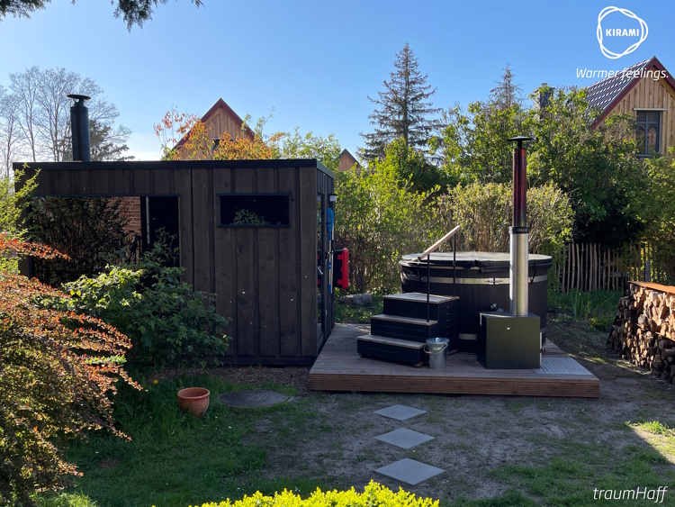 TraumHaffin | Même sur un petit terrain, il y a de la place pour un sauna et un bain nordique si l’on s’y prend bien | Kirami saunas de jardin