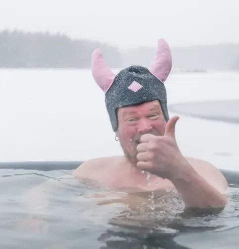 Ville Haapasalo utilise son bain nordique tous les jours | Kirami