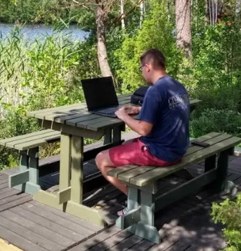 La maison de vacances pour bureau est encore plus précieuse aux yeux du bloggeur que sa propre maison | Kirami