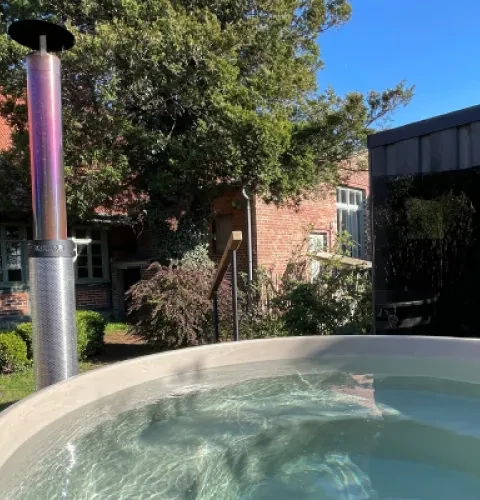 traumHaff | Le sauna de jardin et le bain nordique forment un tout harmonieux | Kirami