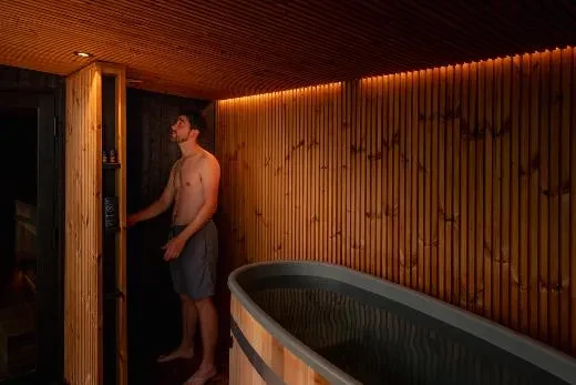 Une douche extérieure couronne l'été | Kirami FinVision® Annex