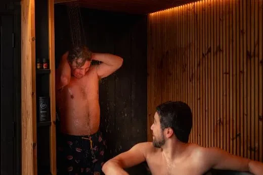 Douche extérieure sur la terrasse | Kirami FinVision® Annex