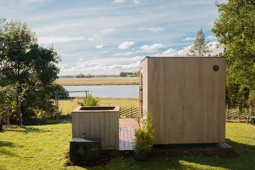 Quel beau couple ! Kirami FinVision® -sauna Tile et baignoire Premium NordicIce S.