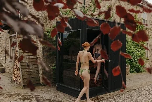 Kirami FinVision® -sauna S Misty | Un sauna d’extérieur : l’endroit idéal pour se détendre !